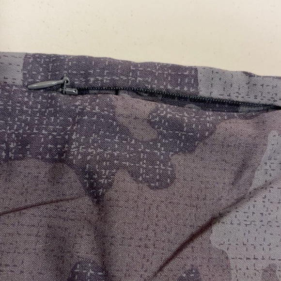 Prana women’s Gray camouflage jogger 10 - Picture 5 of 9